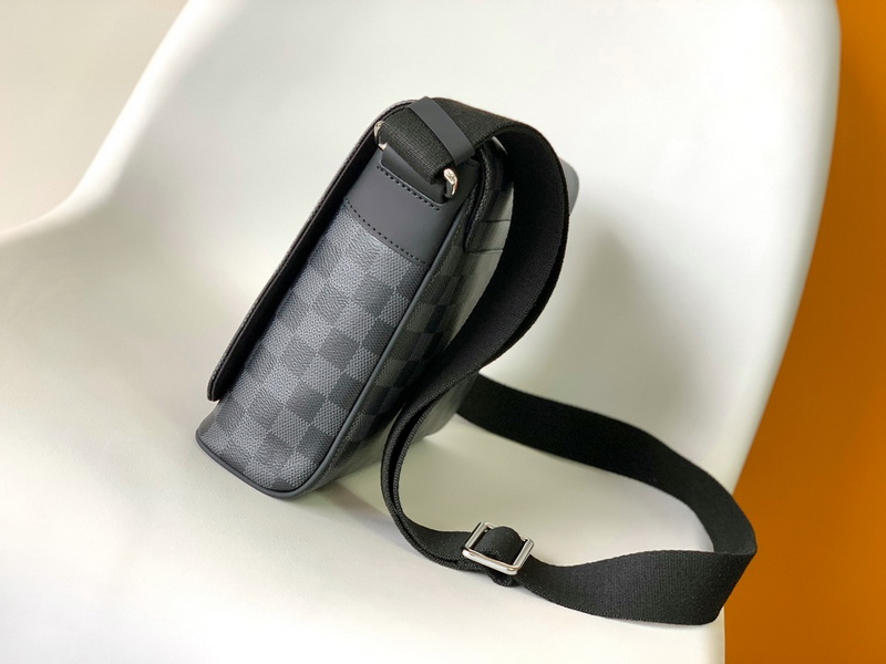LV Handbags AAAA(Men)-178