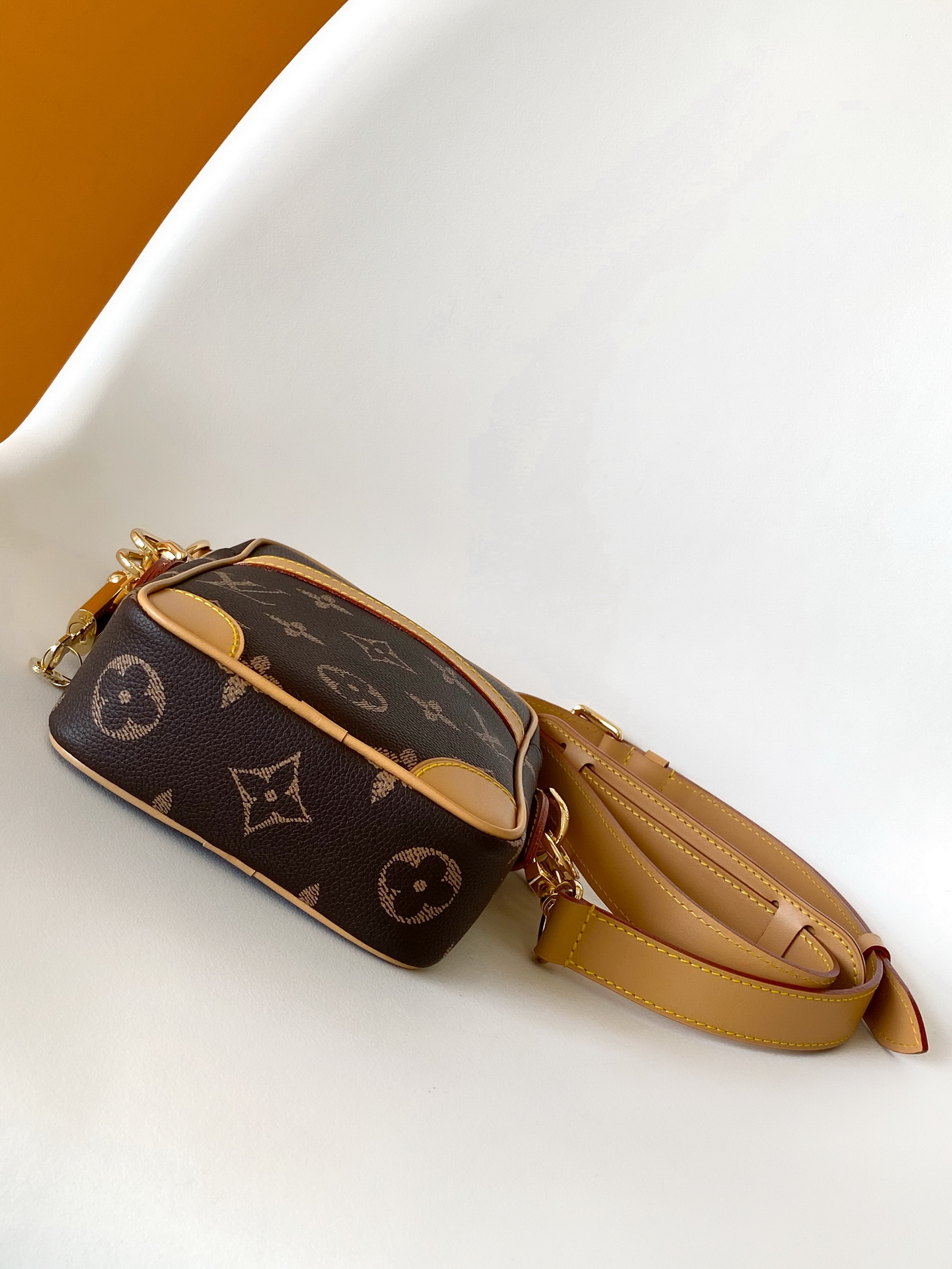 LV Bag-NFC(AAA)-422