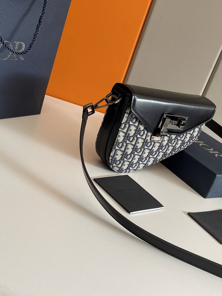 Dior Handbags AAA(Women)-174