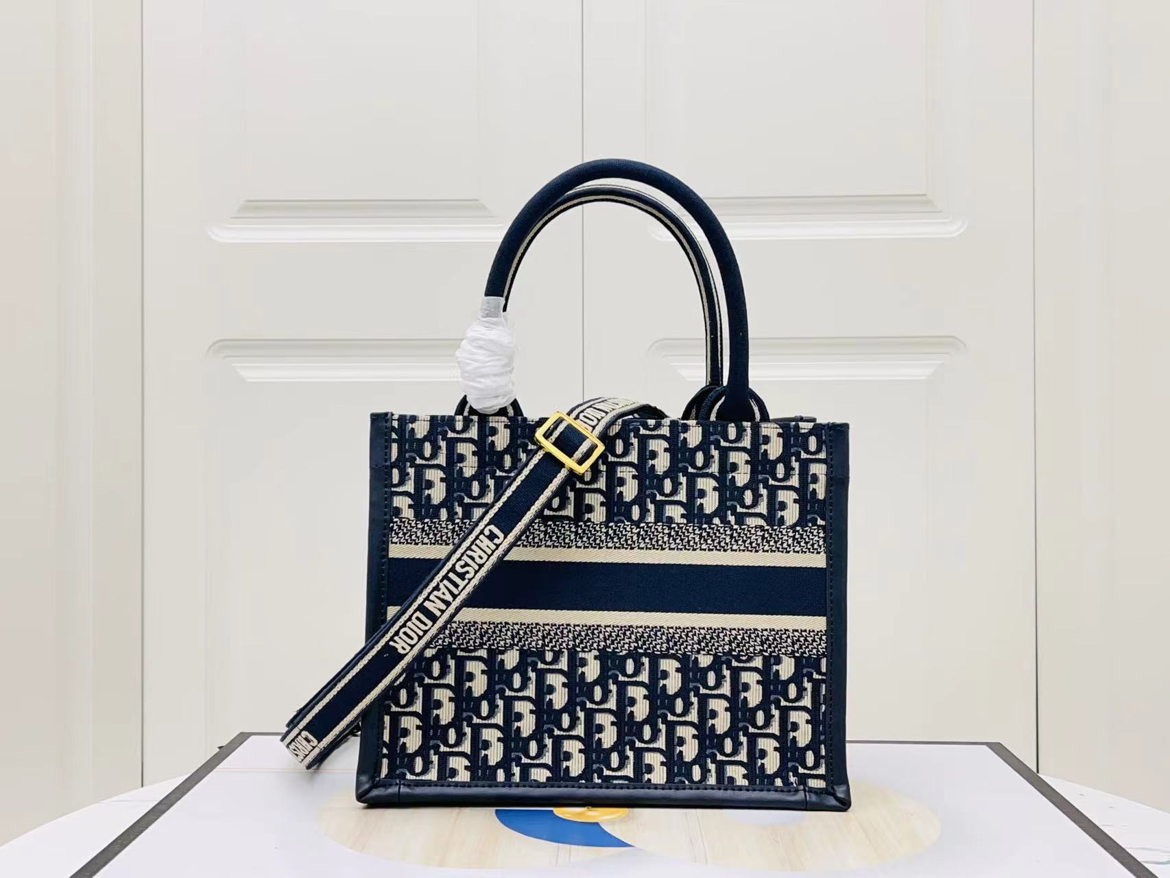 Dior Handbags AAA(Women)-193