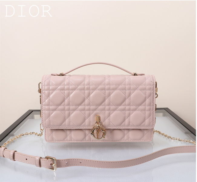 Dior Handbags AAA(Women)-521