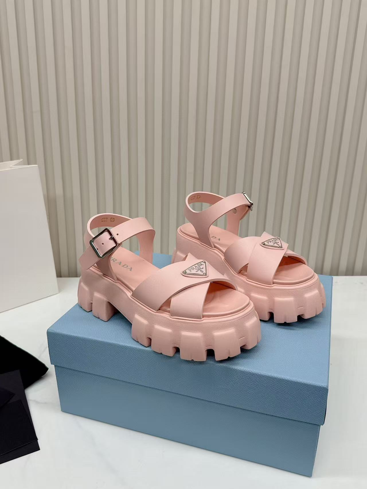 Prada Slippers Women(AAA)-021