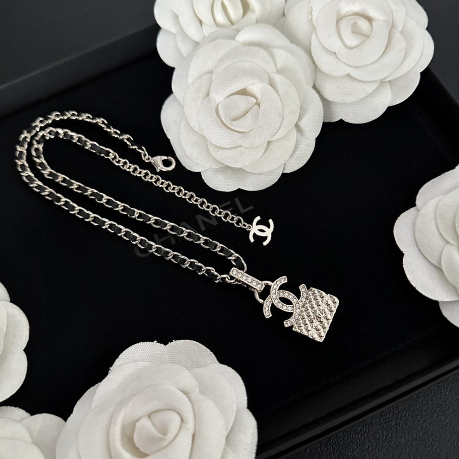 Chanel Necklace-385