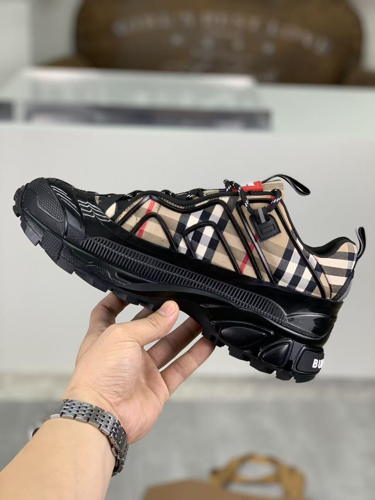 Burberry Shoes(AAA)-016