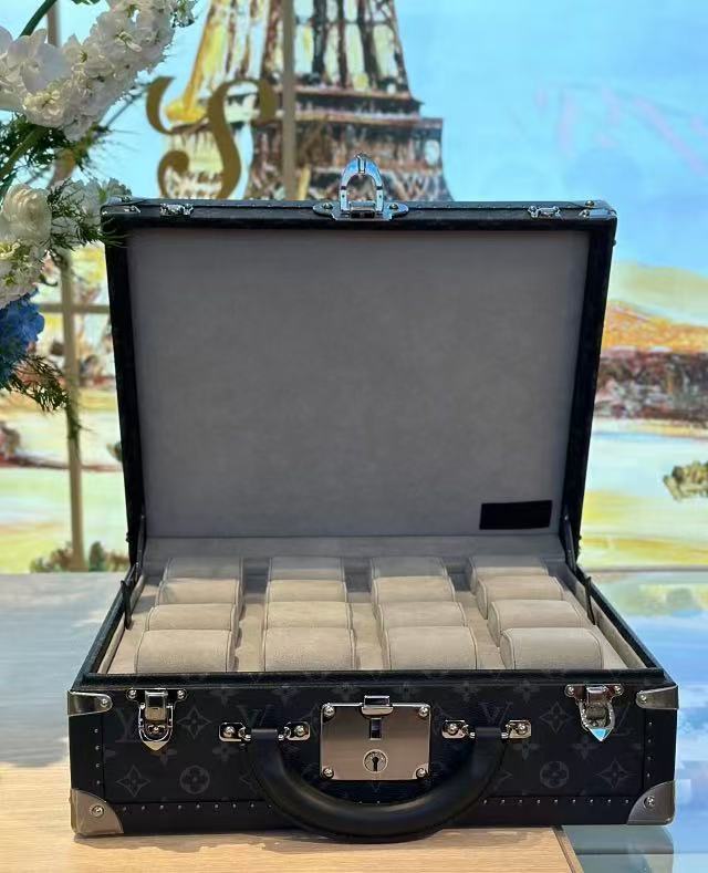 LV Coffret 8 Montres-002