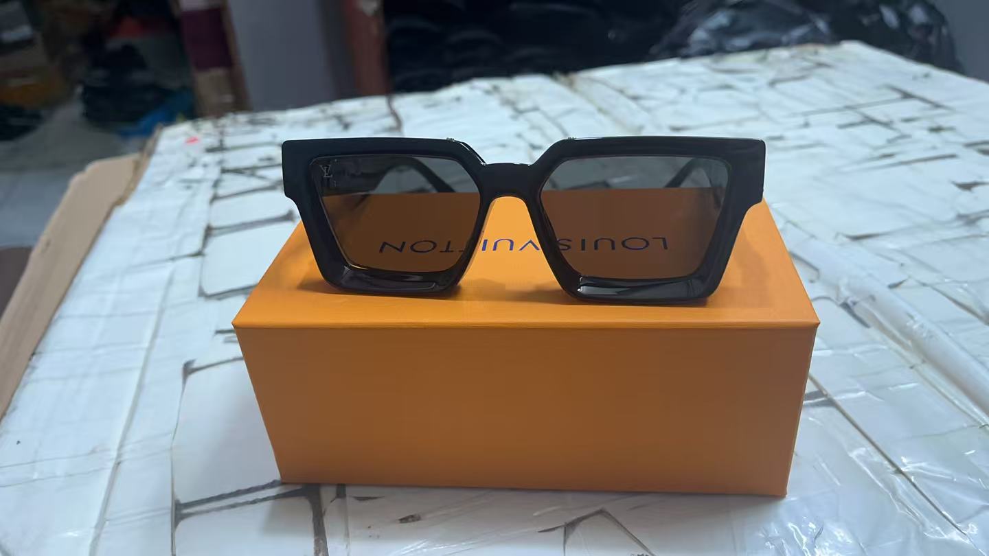 LV Sunglasses(AAAA)-3525
