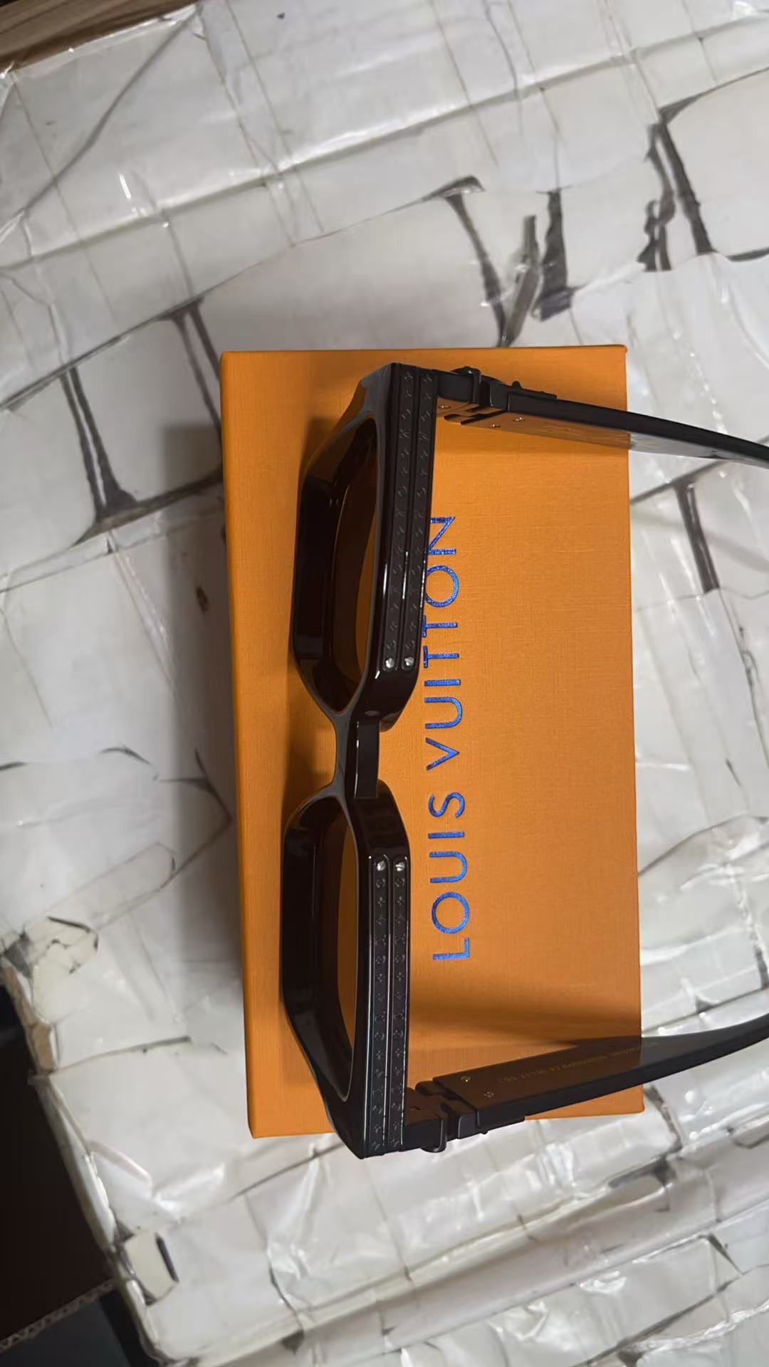 LV Sunglasses(AAAA)-3525