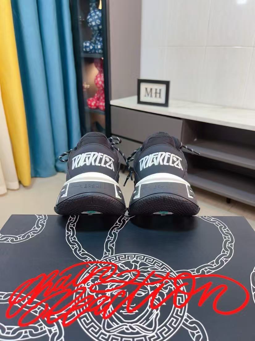 Versace Shoes(AAA)-194