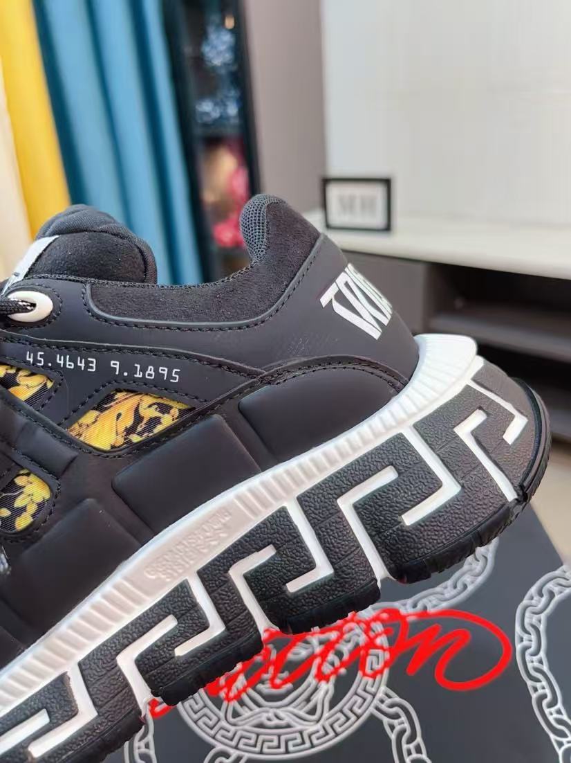 Versace Shoes(AAA)-194