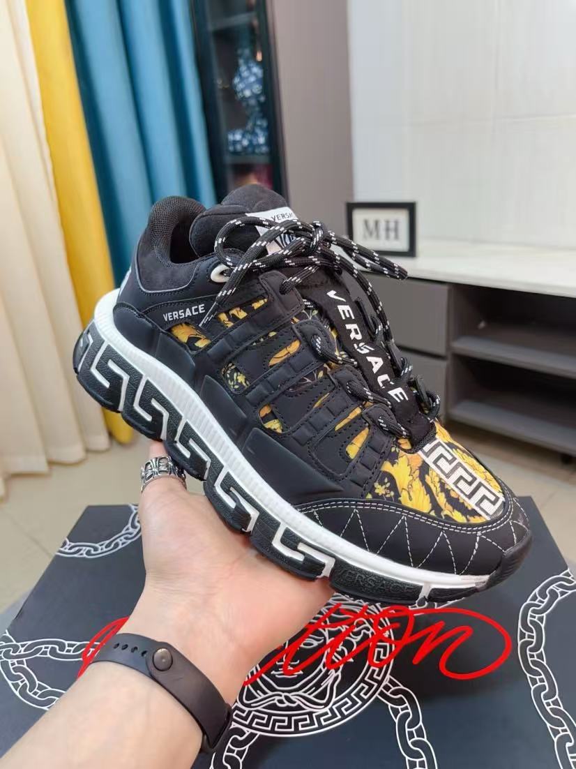 Versace Shoes(AAA)-194