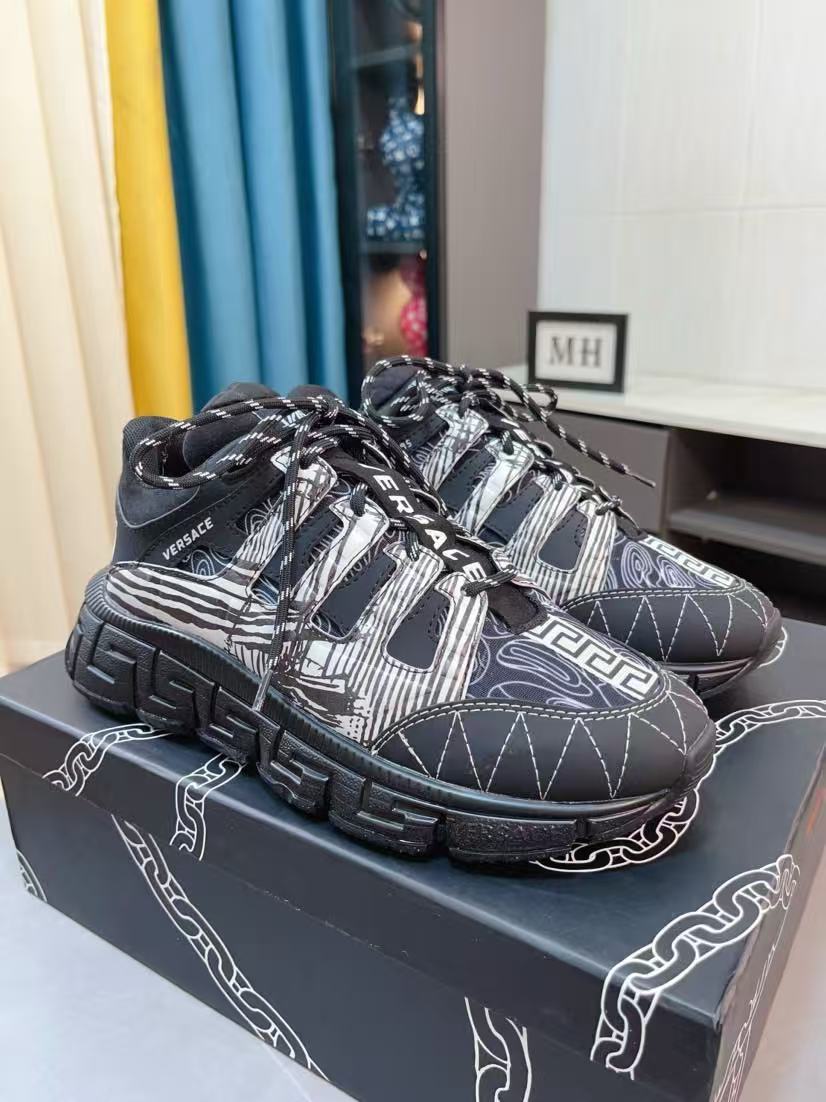 Versace Shoes(AAA)-195