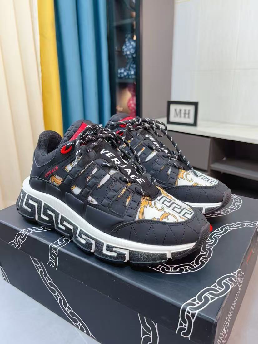 Versace Shoes(AAA)-196