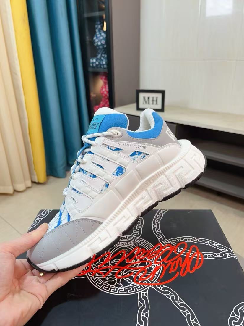 Versace Shoes(AAA)-207