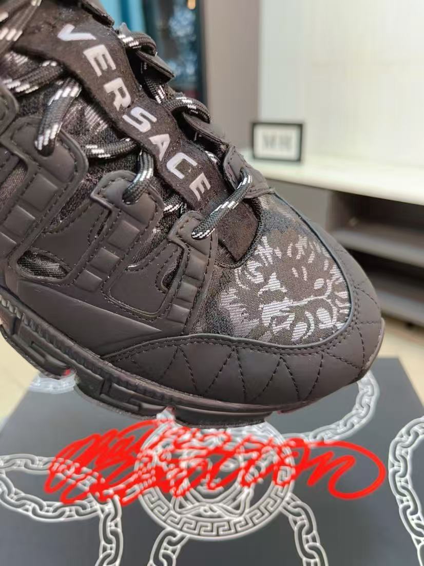 Versace Shoes(AAA)-209