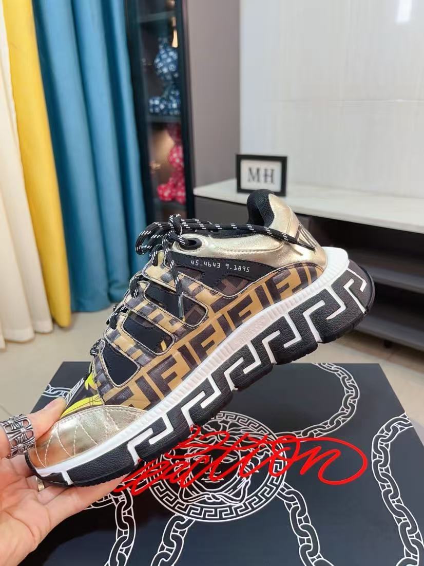 Versace Shoes(AAA)-211