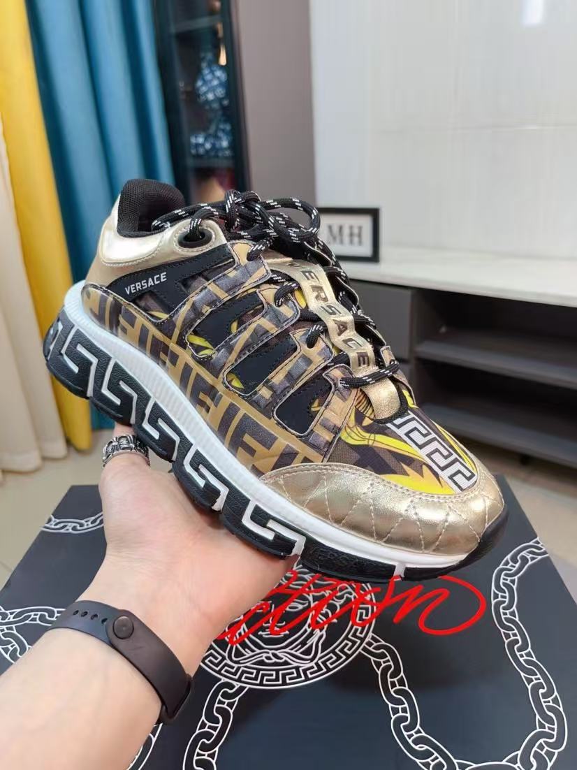 Versace Shoes(AAA)-211