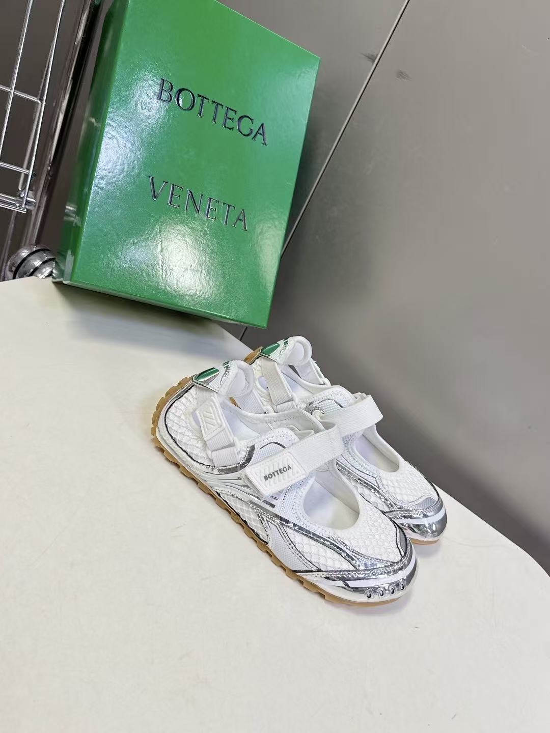 Bottega Veneta Slippers Women(AAA)-001