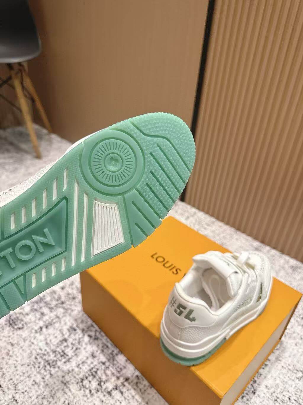 LV Shoes(AAA)-1254