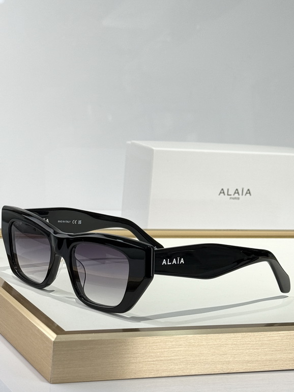 ALAIA Sunglasses(AAAA)-019