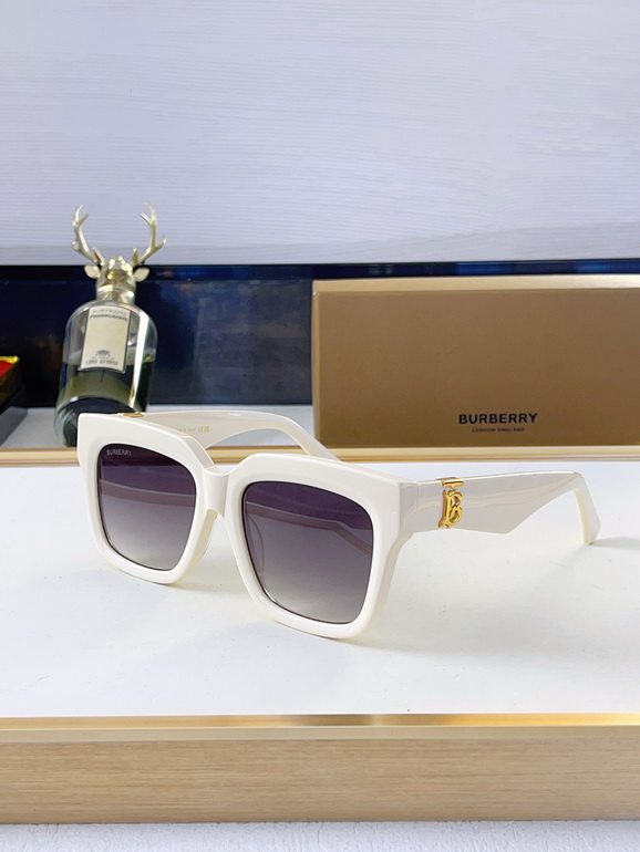 BURBERRY Sunglasses(AAAA)-015