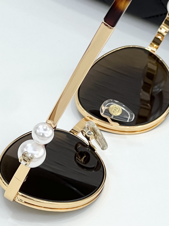 CHANEL Sunglasses(AAAA)-1808
