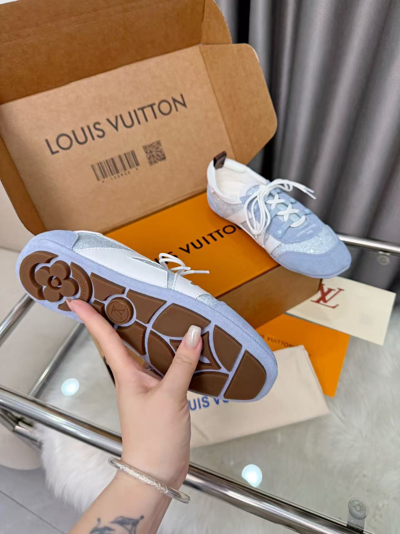 LV Shoes AAA(Women)-106