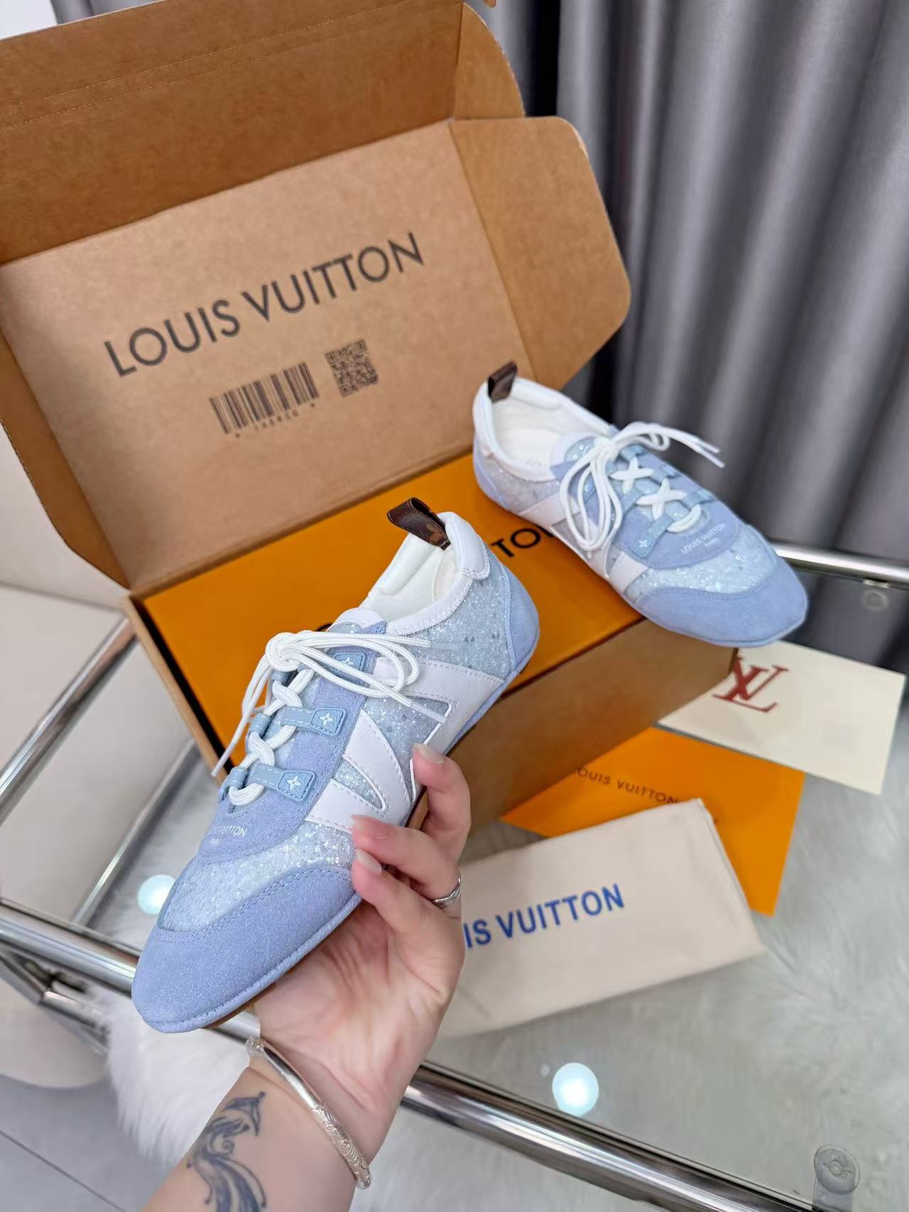LV Shoes AAA(Women)-106