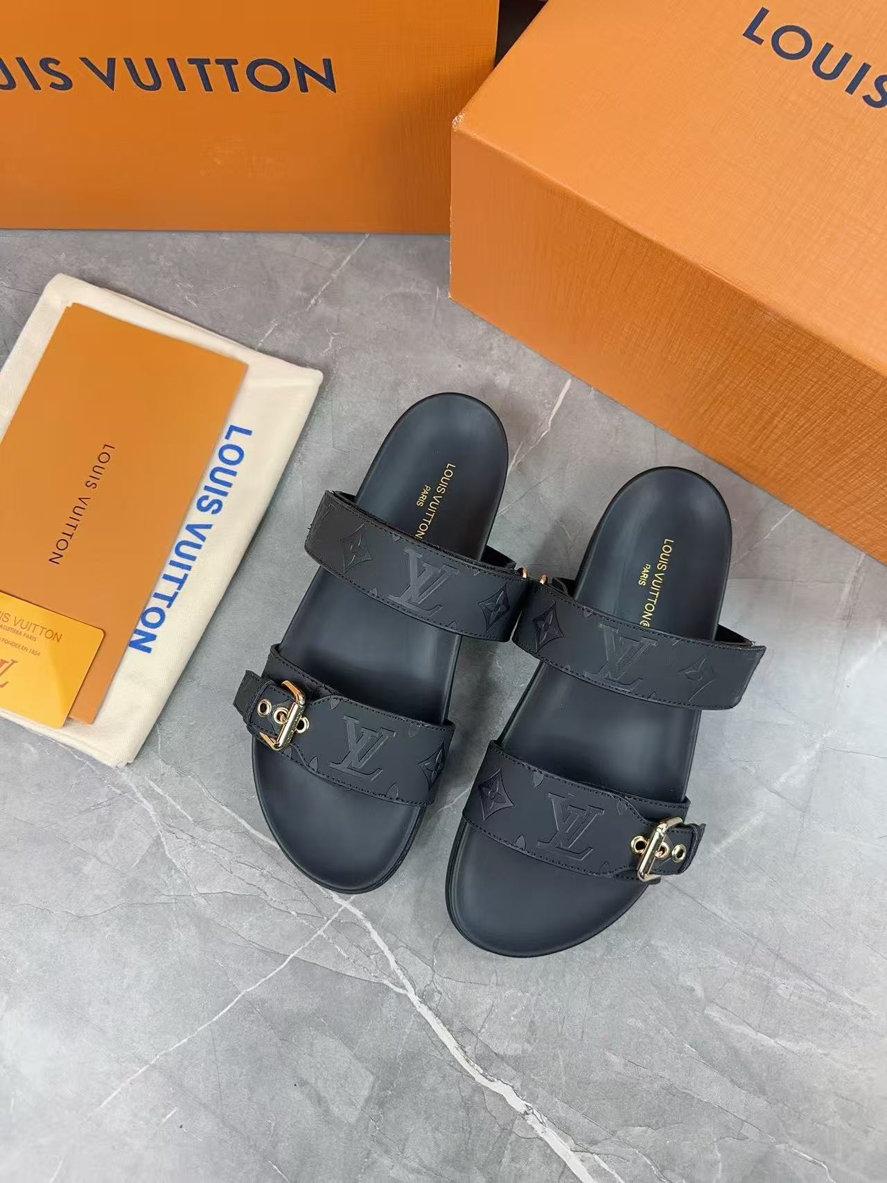 LV Slippers(AAA)-096