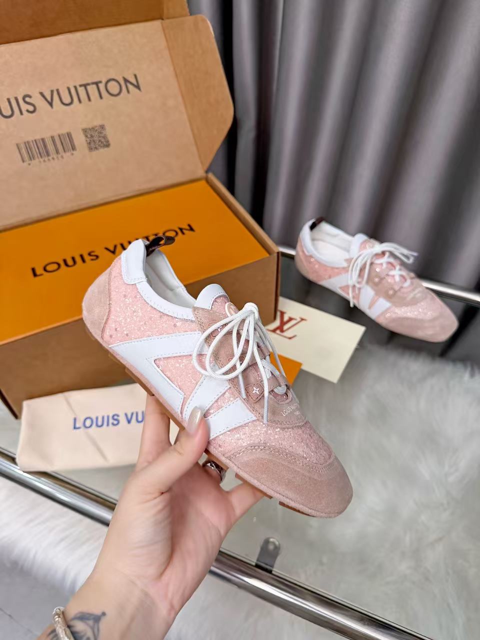 LV Shoes AAA(Women)-105