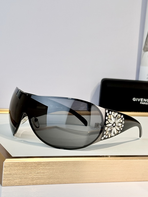 GIVENCHY Sunglasses(AAAA)-013