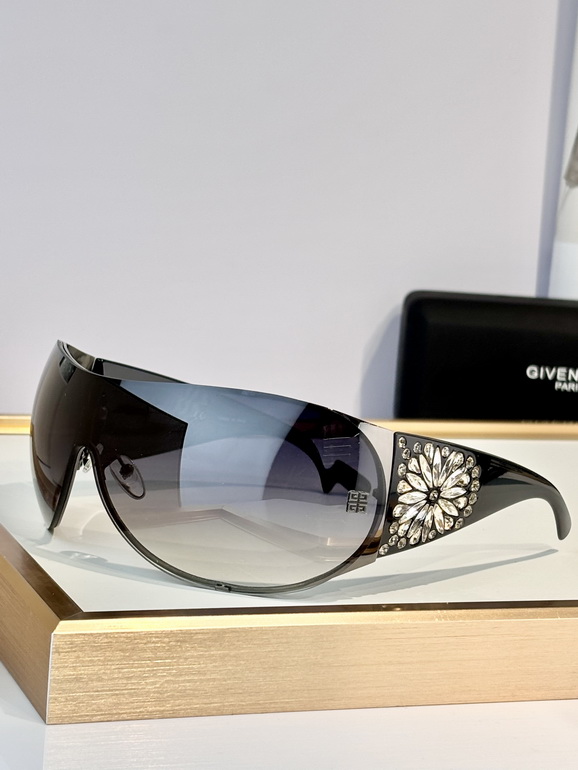 GIVENCHY Sunglasses(AAAA)-011