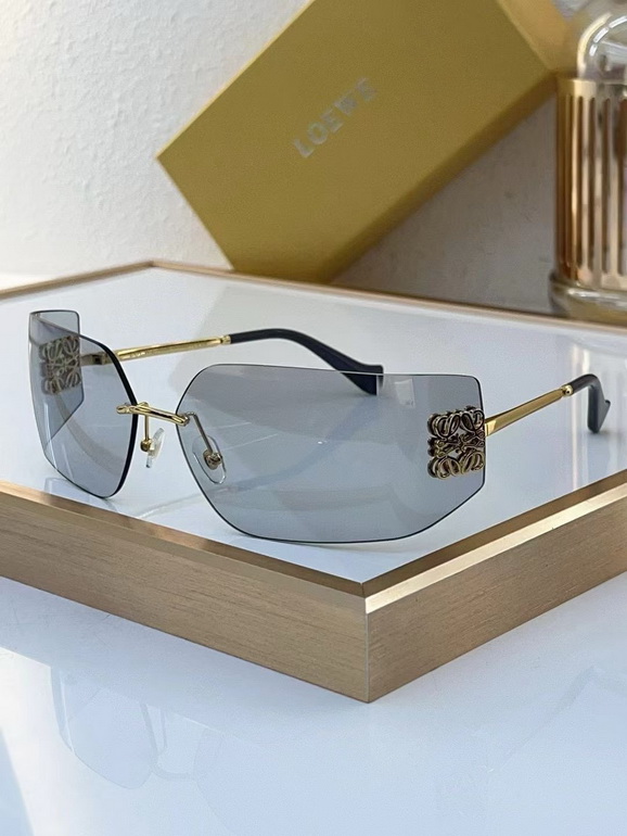 LOEWE Sunglasses(AAAA)-005