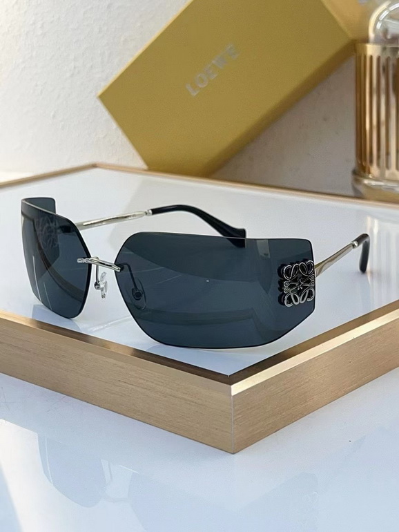 LOEWE Sunglasses(AAAA)-004
