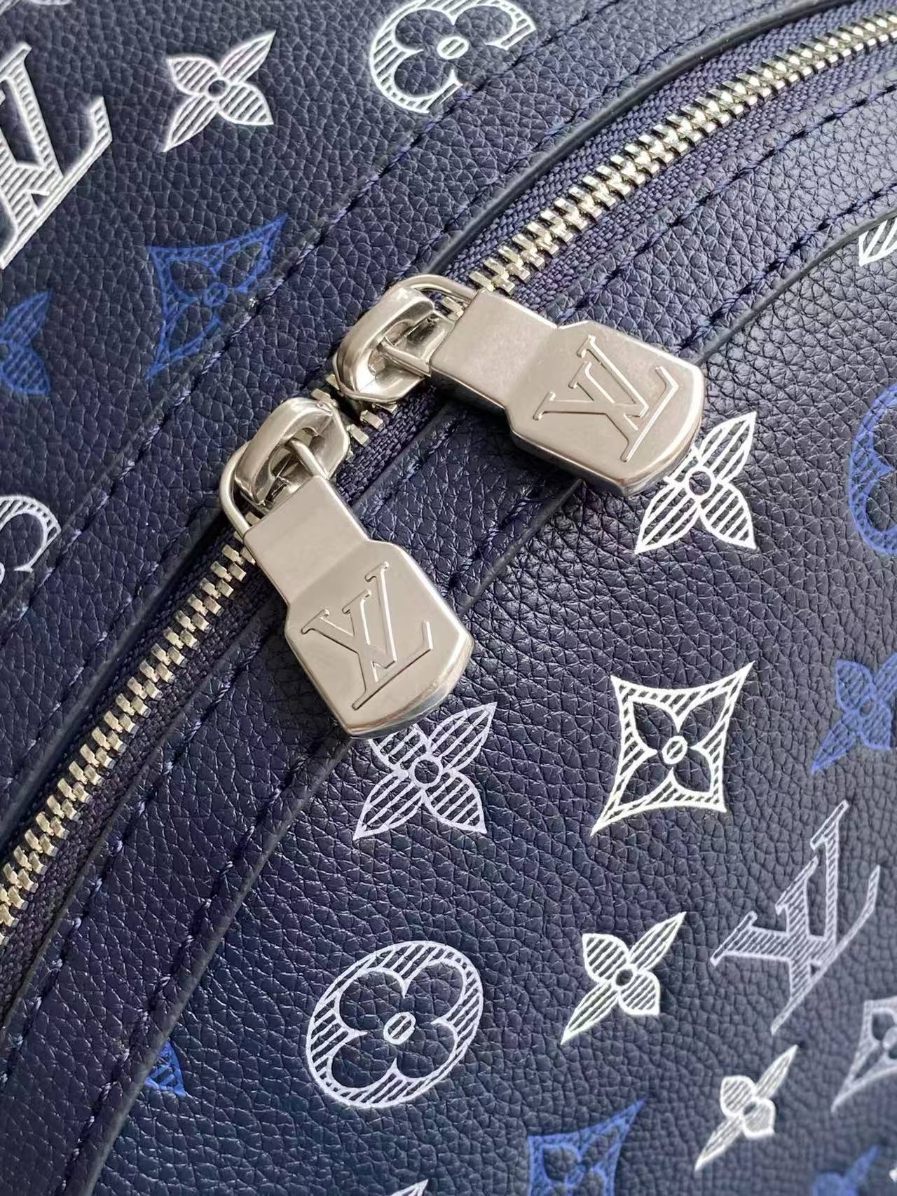 LV Backpack(AAA)-206