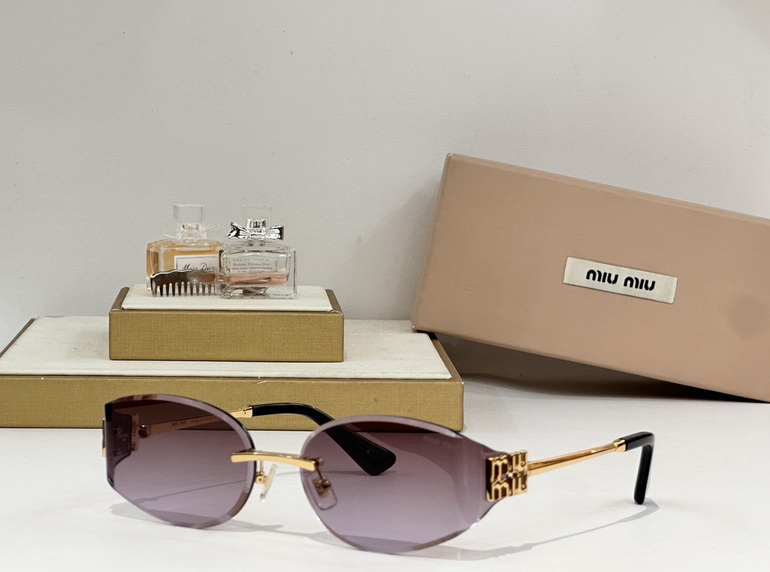 MIUMIU Sunglasses(AAAA)-898