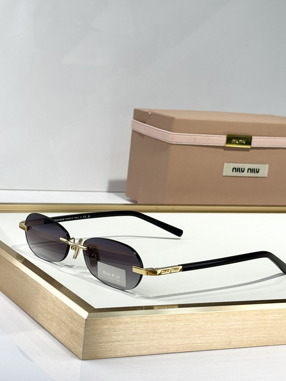 MIUMIU Sunglasses(AAAA)-688