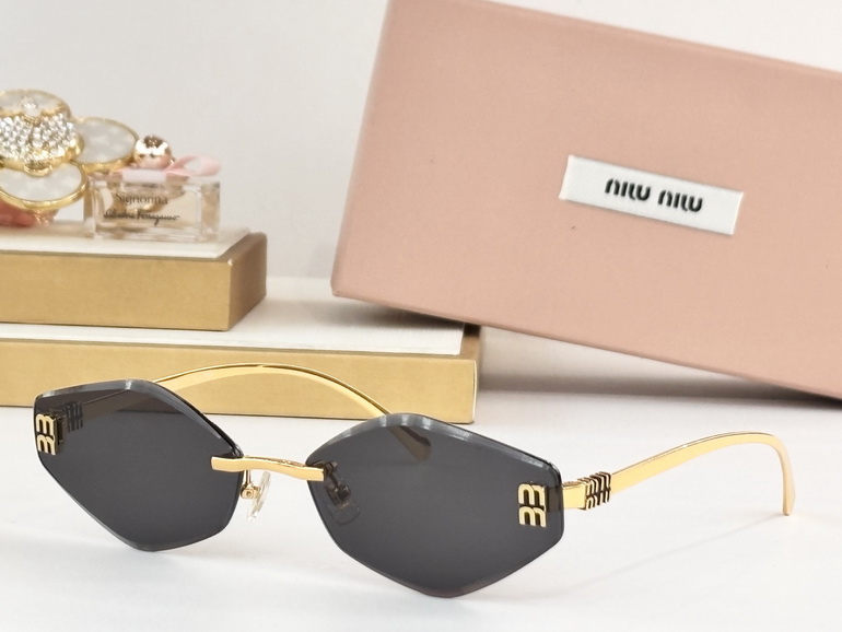 MIUMIU Sunglasses(AAAA)-298