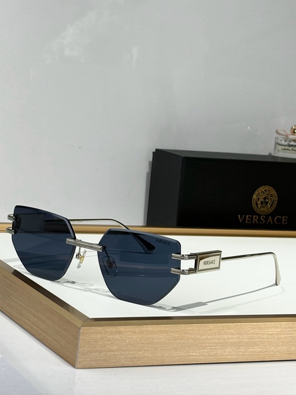 VERSACE Sunglasses(AAAA)-323