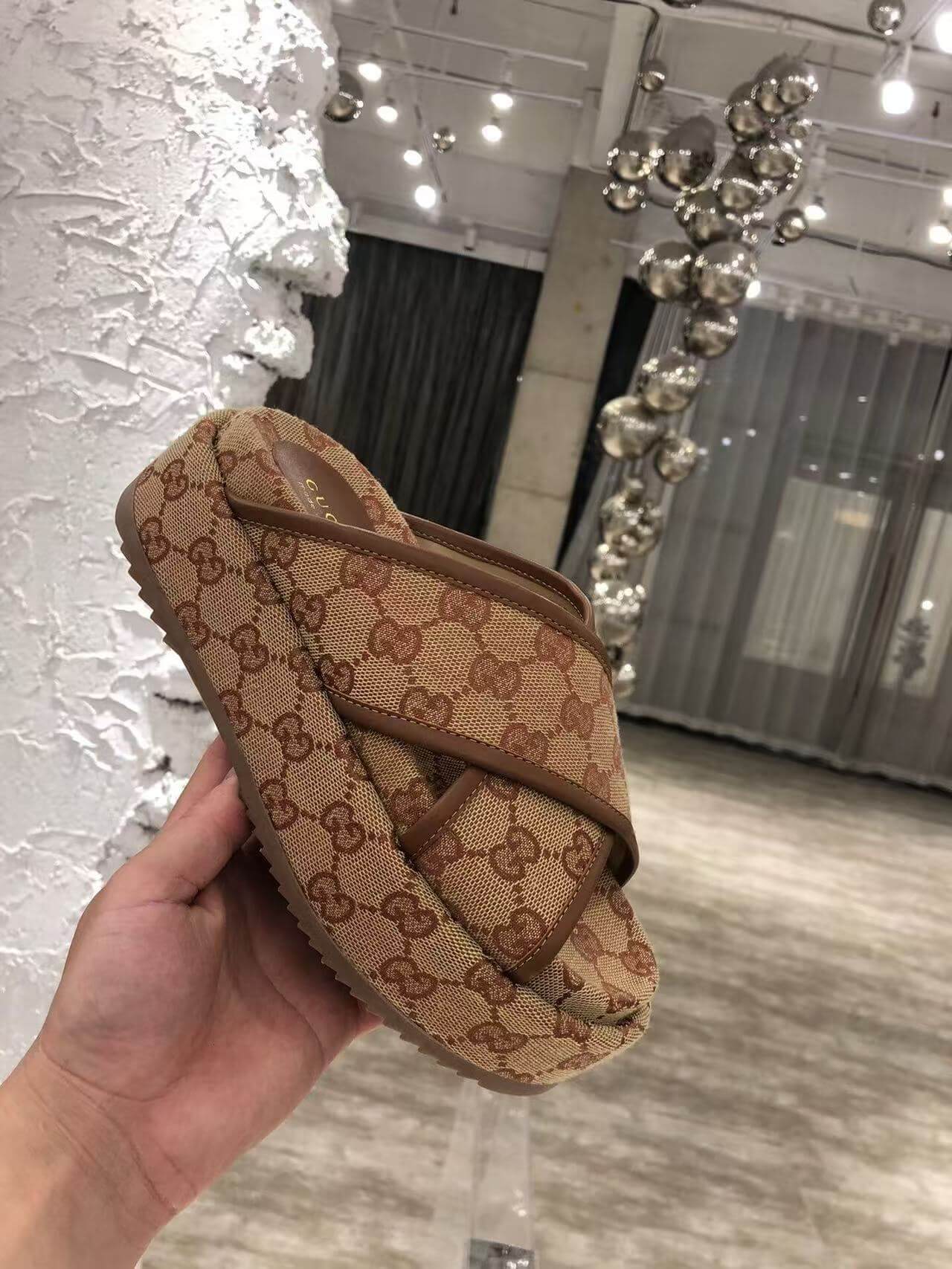 LV Slippers(AAA)-062