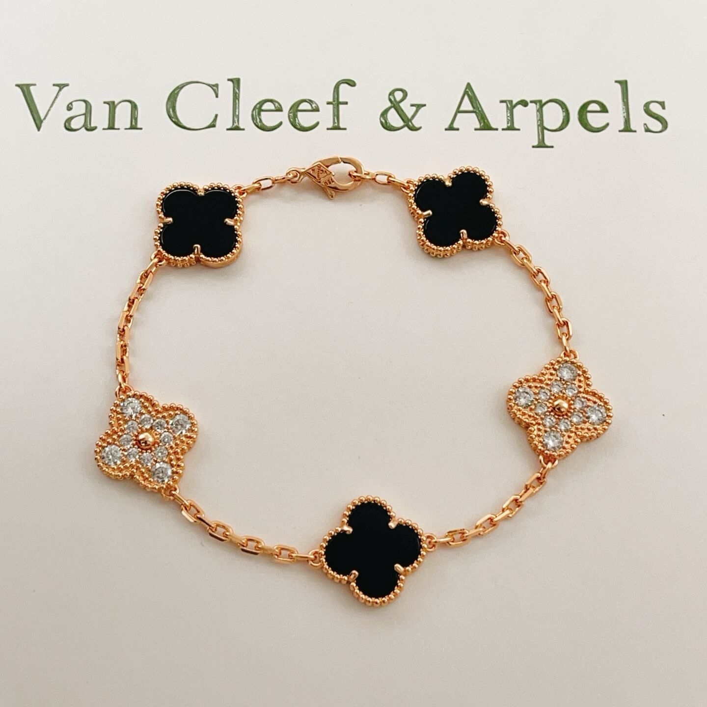 Van Cleef & Arpels Bracelet-010