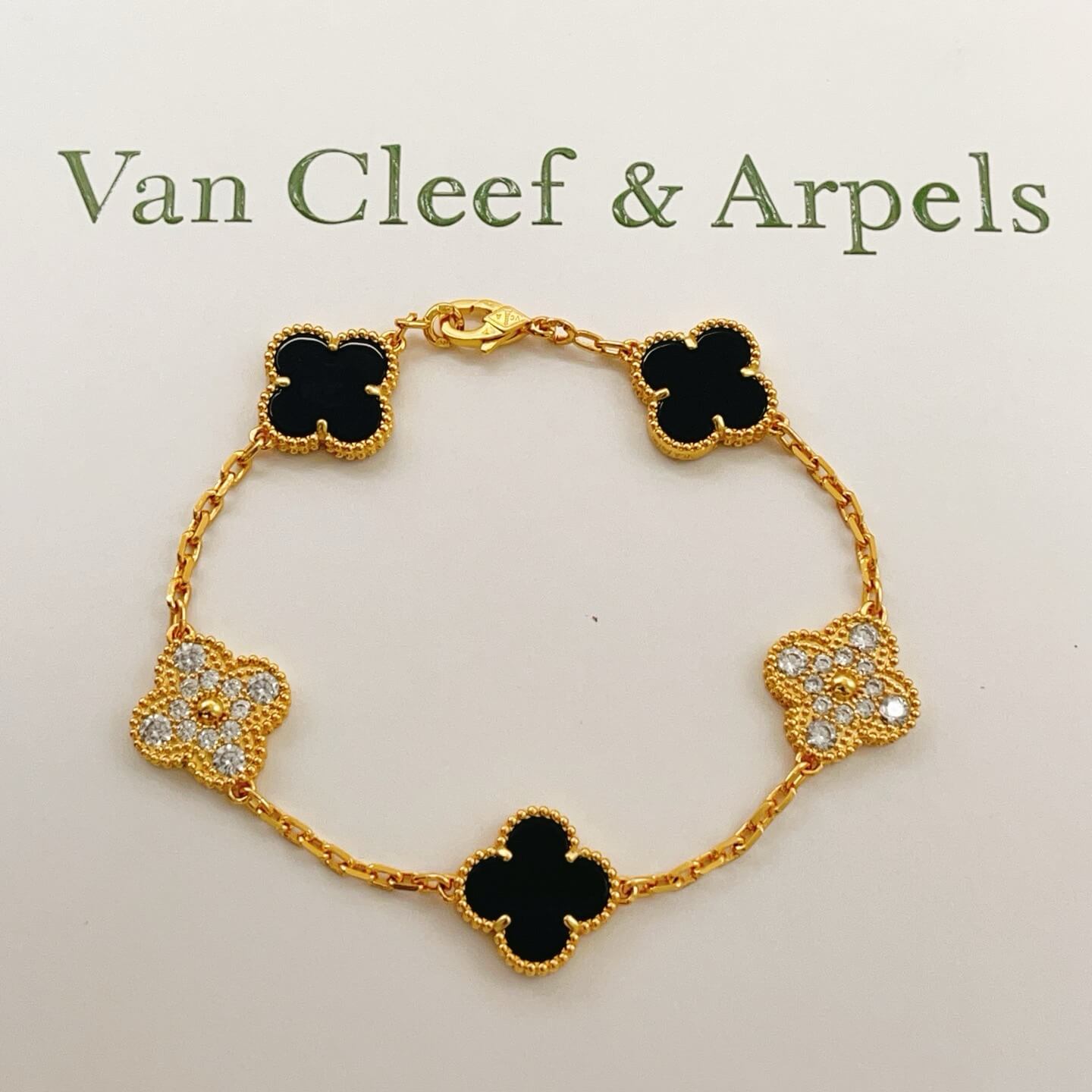 Van Cleef & Arpels Bracelet-012