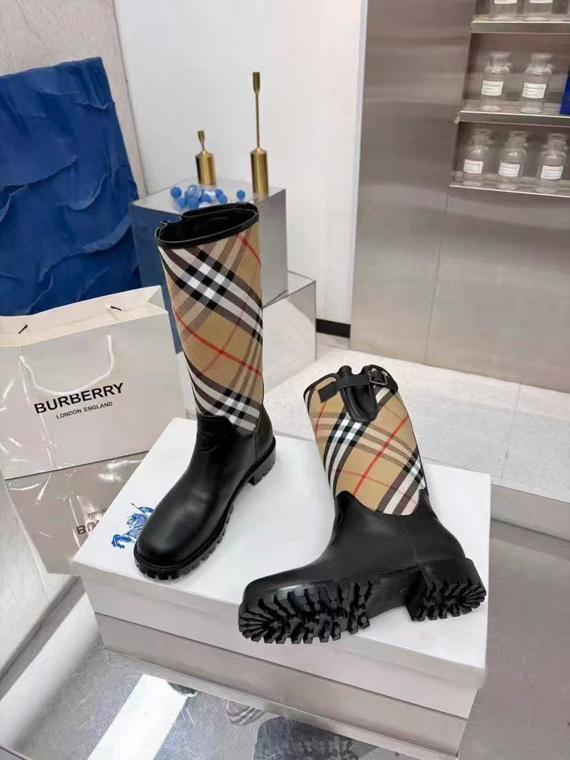 Burberry Shoes(Women)-001
