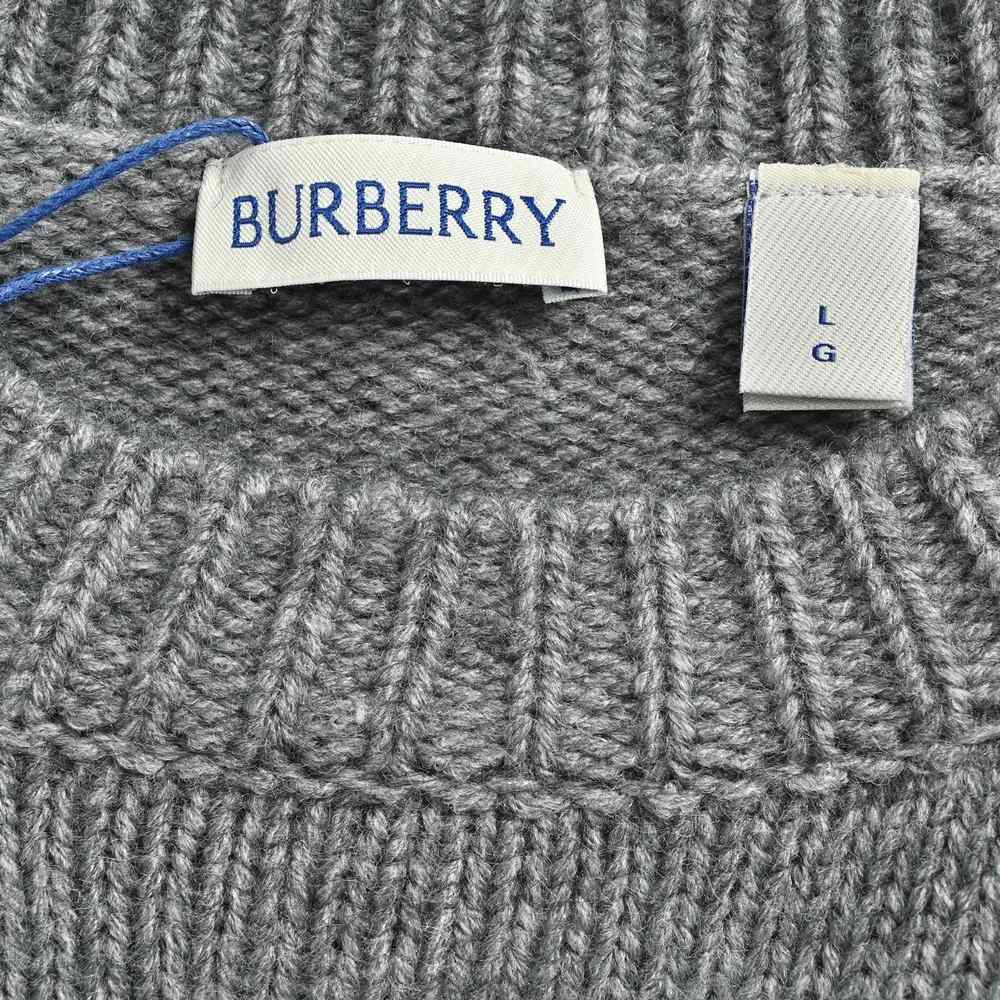 Burberry Sweater-045