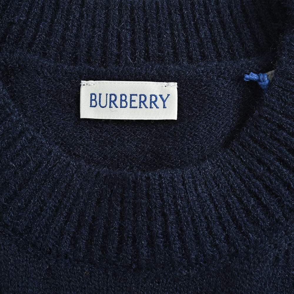 Burberry Sweater-042