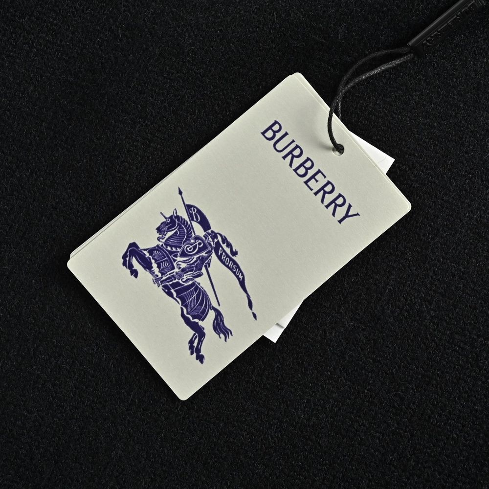 Burberry Sweater-066