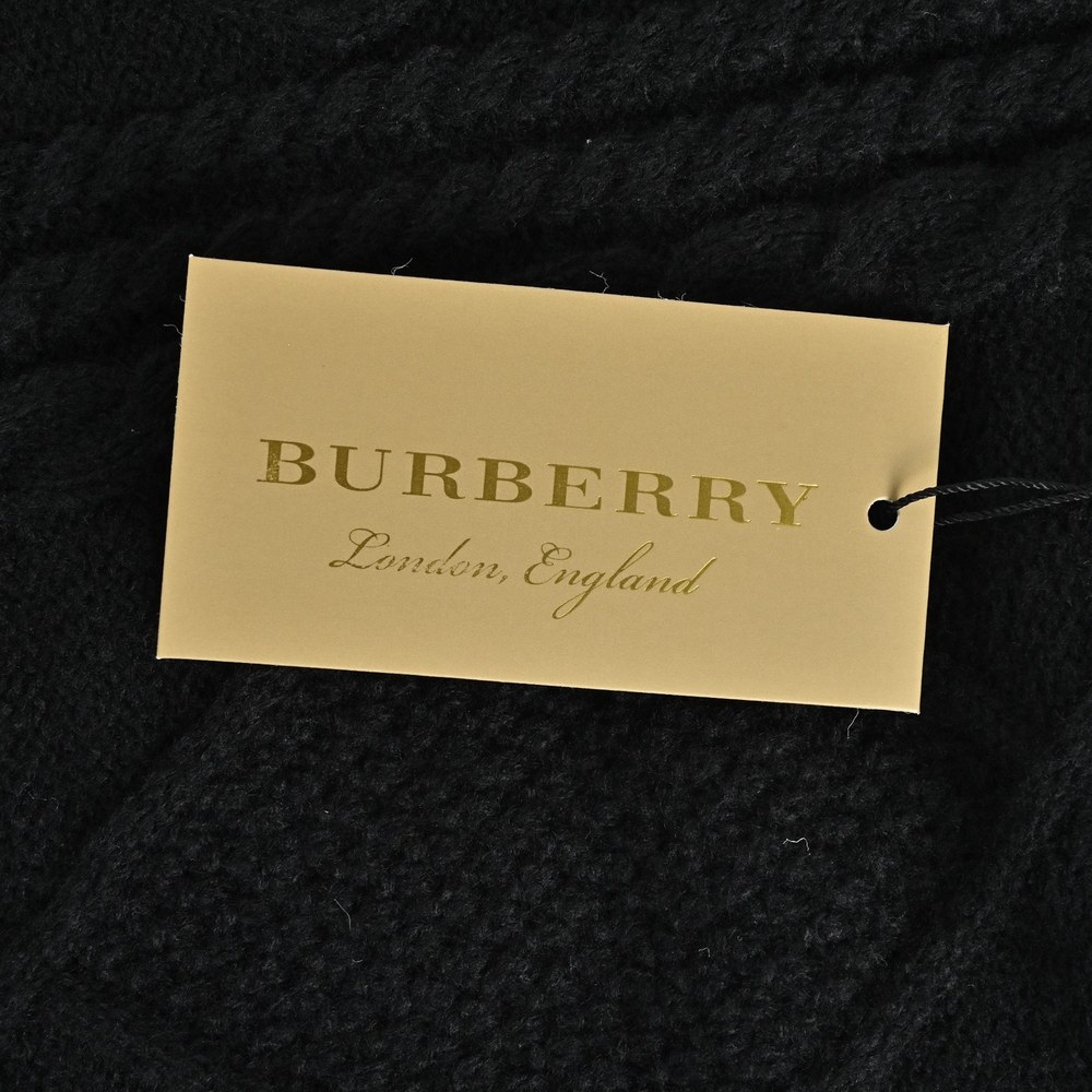 Burberry Sweater-041