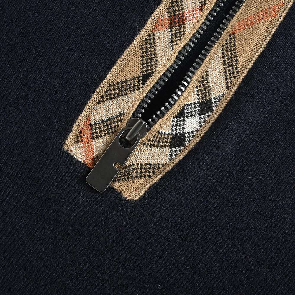 Burberry Sweater-059