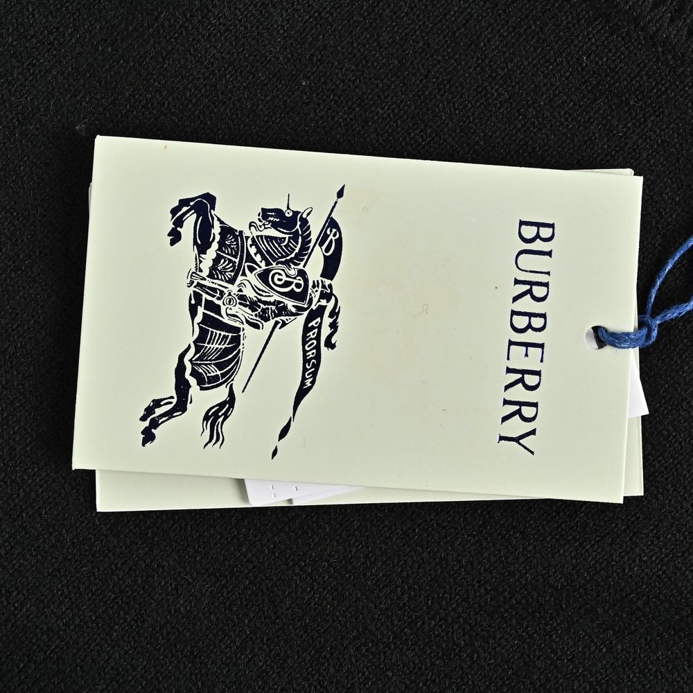 Burberry Sweater-057