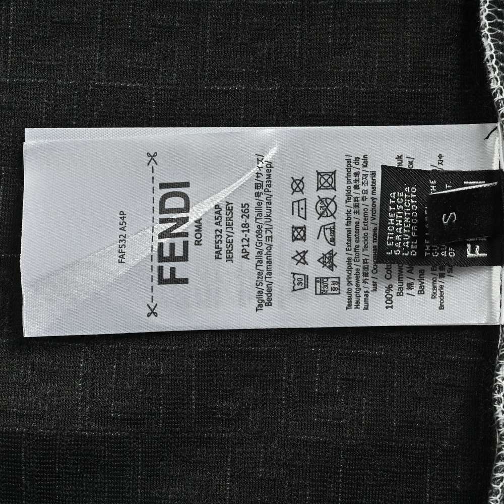 Fendi T-shirts-704