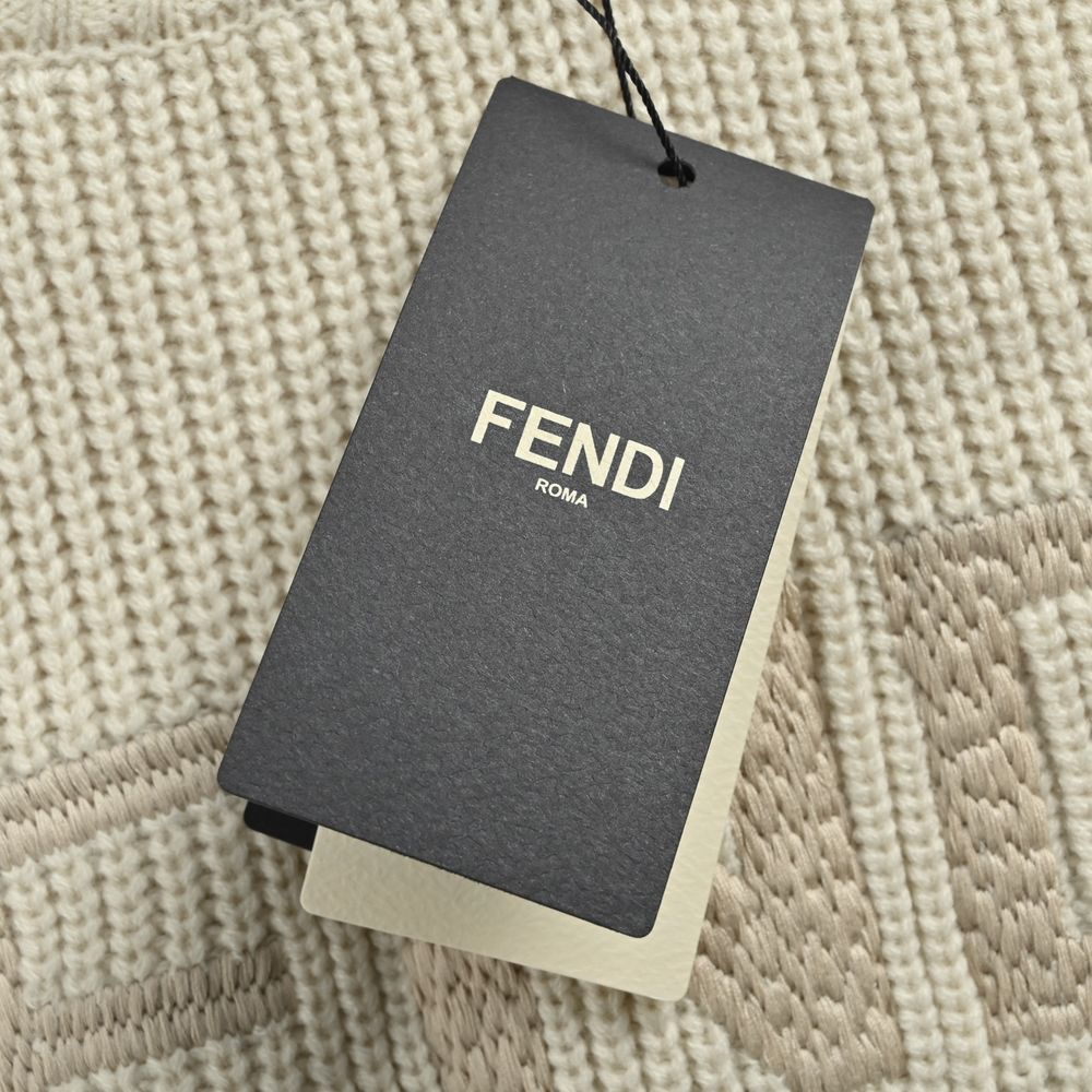 Fendi Sweater-010